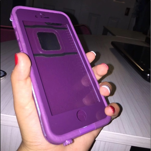 iPhone Lifeproof case - Picture 3 of 4